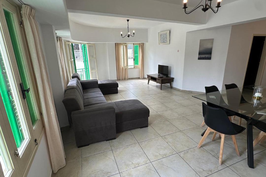 Nicosia Hostel | Double room in shared flat