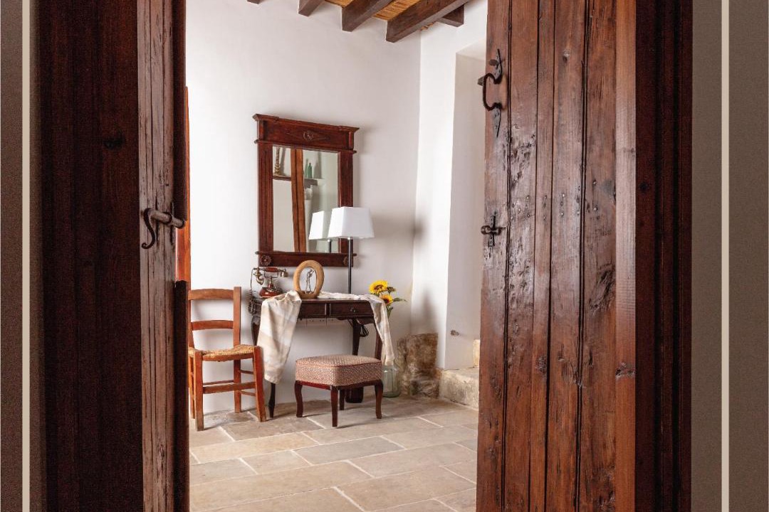 Mesana House | Melissothea Stone Suites