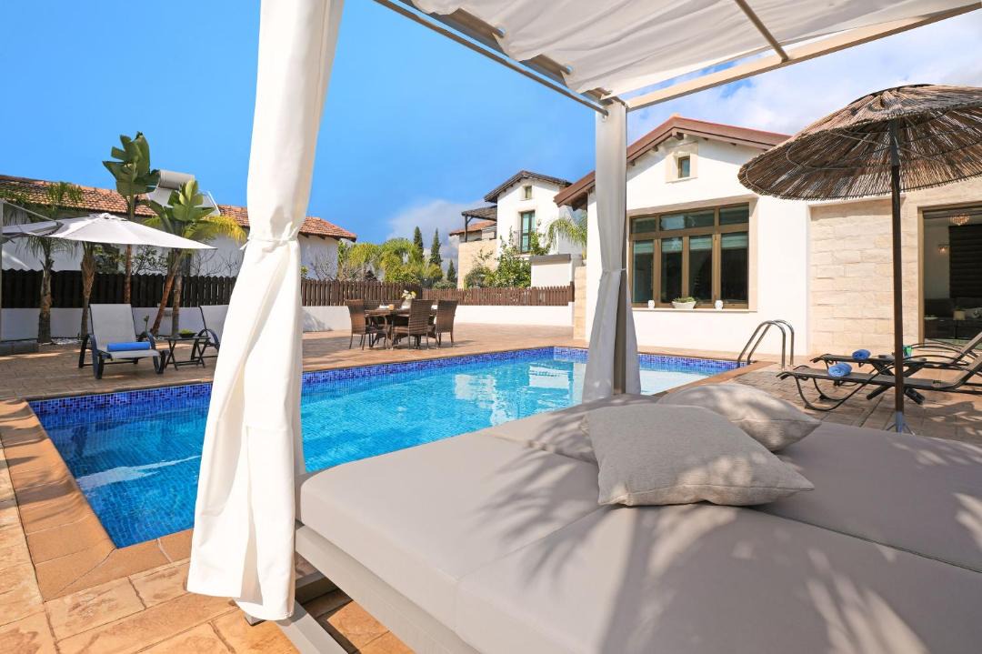 Ayia Thekla Villa | Villa Lara - 3bed Bangalow with Large Pool