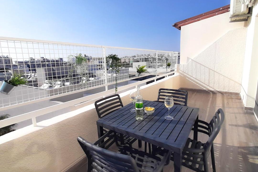 Historical Center Apartment | Sea Breeze Central, 2bed