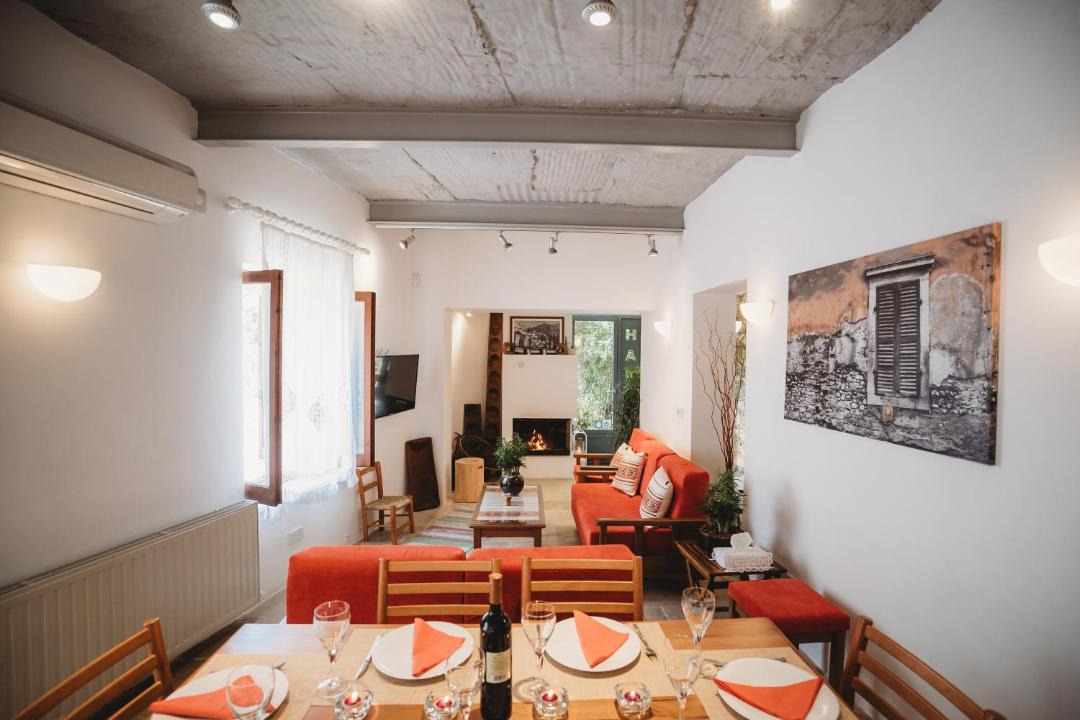 Kalopanayiotis House | Hani Chrysomilou