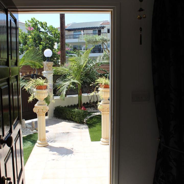 Universal House | Ivoton home