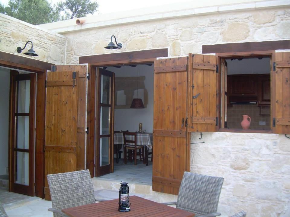Kato Akourdalia House | Ktima Charitini 2