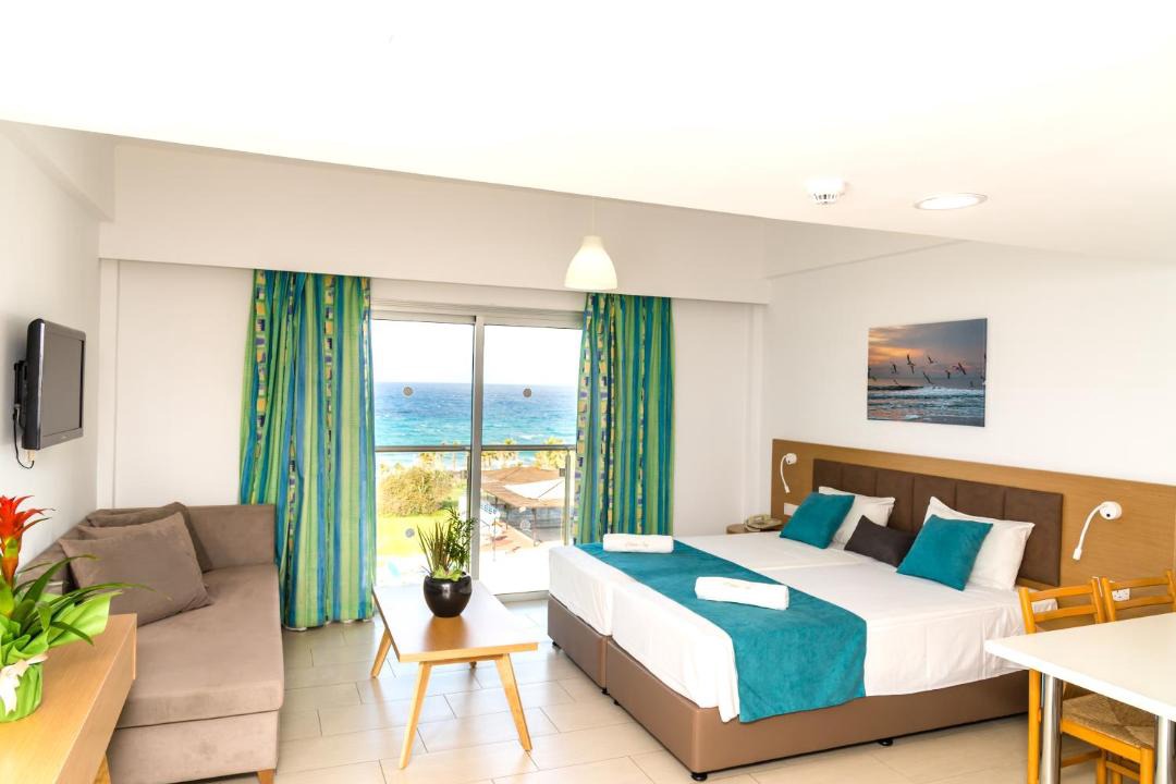 Chlorakas Hotel | Helios Bay Hotel and Suites