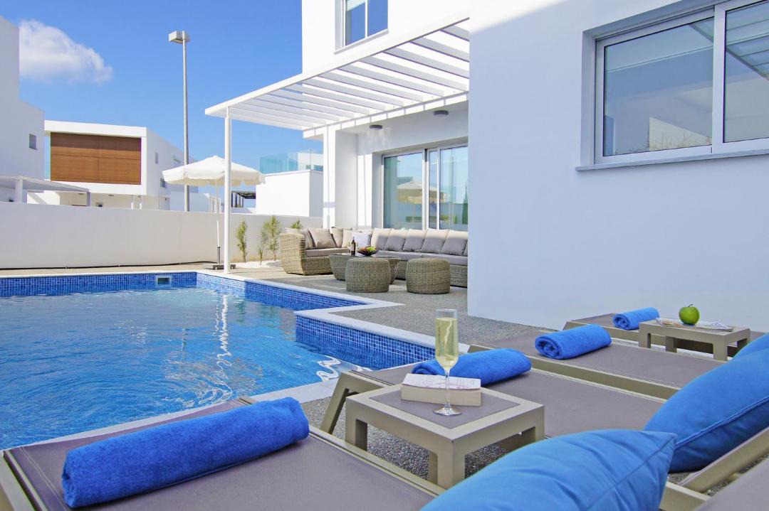 Ayia Napa Villa | Villa Paradisia