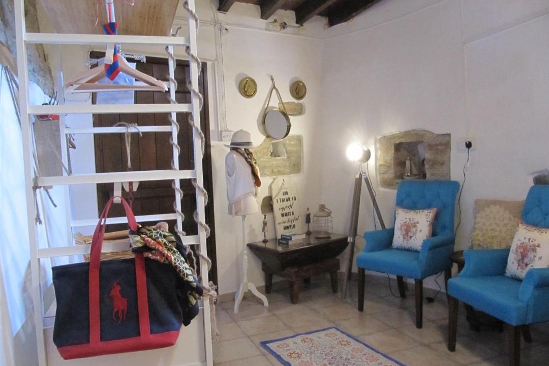 Kalavasos Hotel | Stratos ArtDeco House