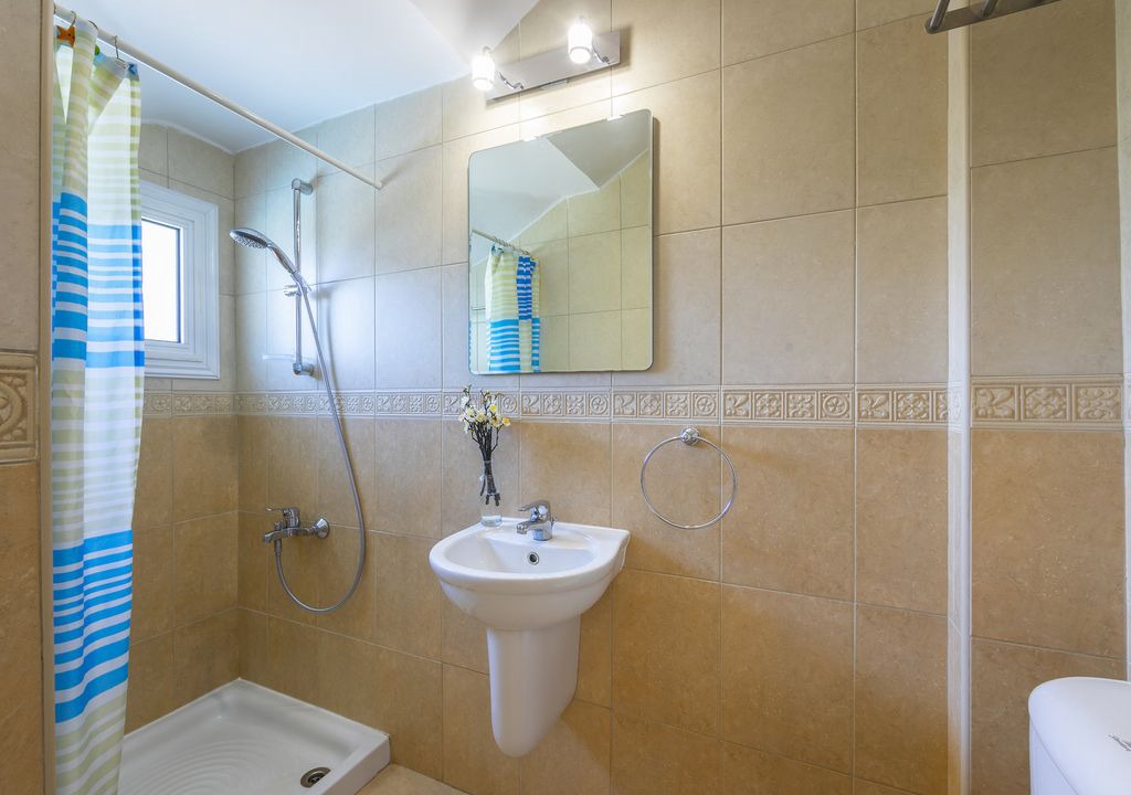 Photo of Bathroom in Pernera