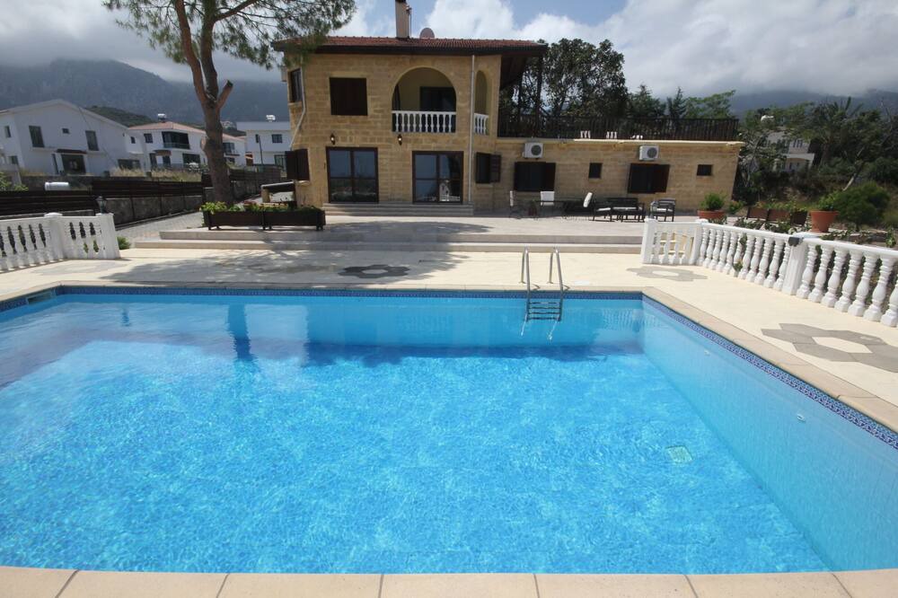 Photo of Outdoor in Karavas