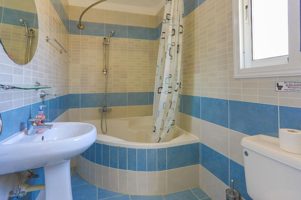 Photo of Bathroom in Argaka