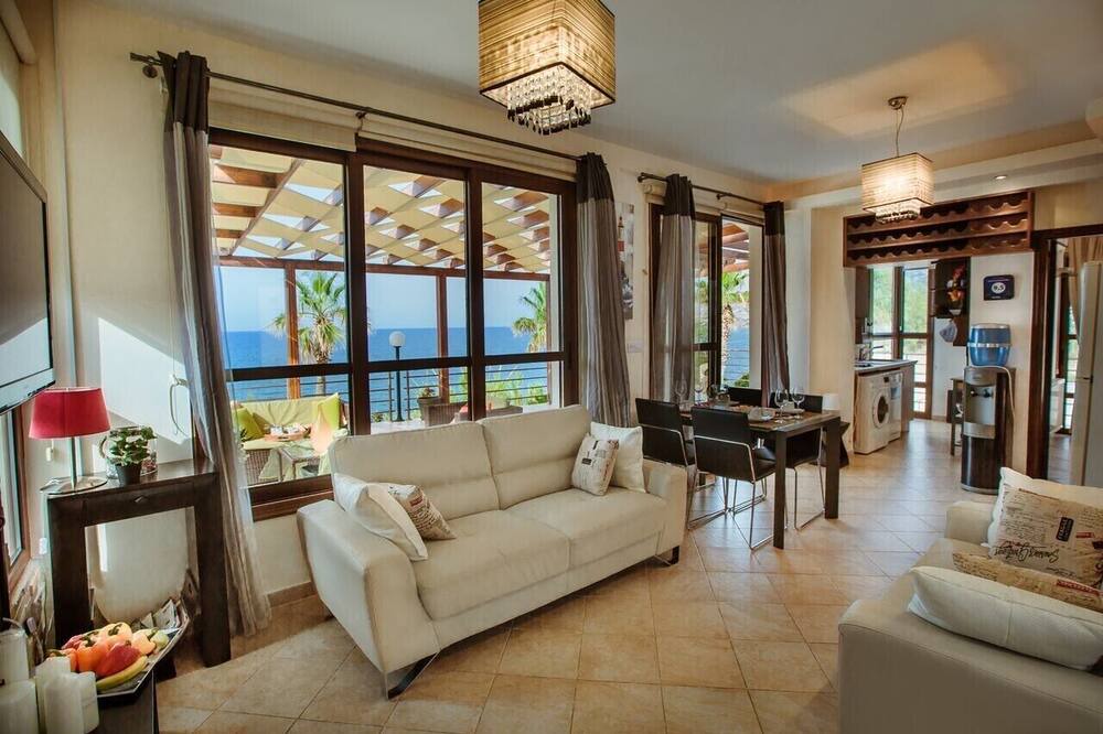 Photo of Livingroom in Pomos