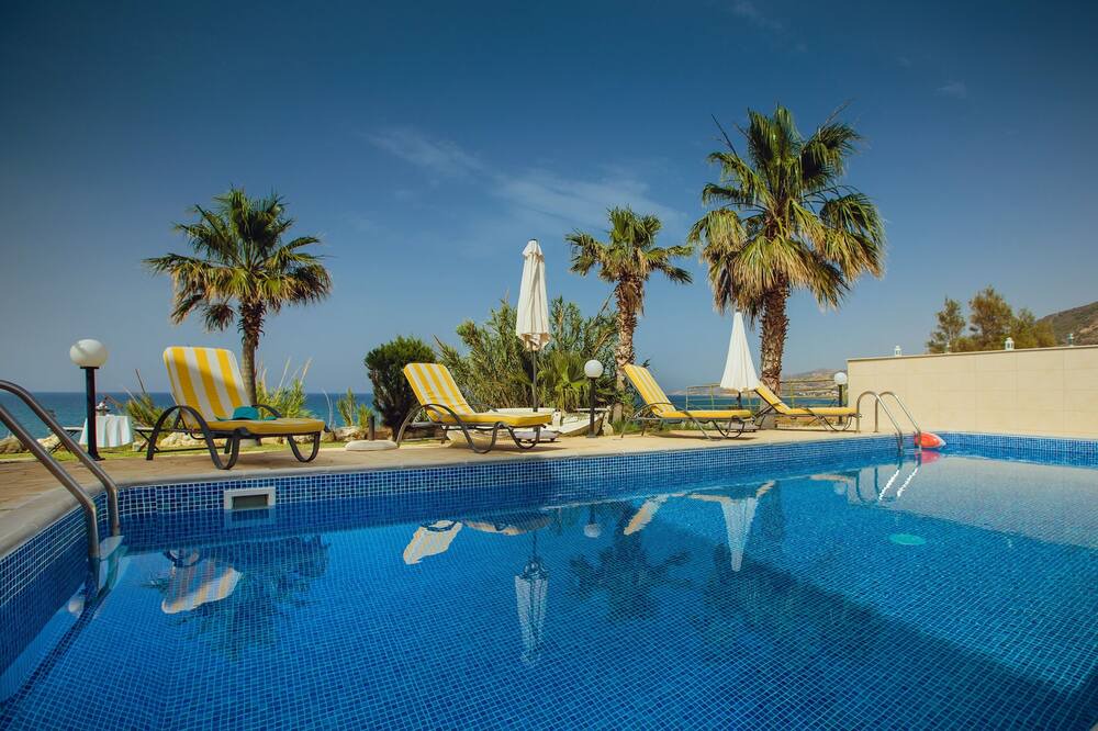 Photo of Outdoor in Pomos
