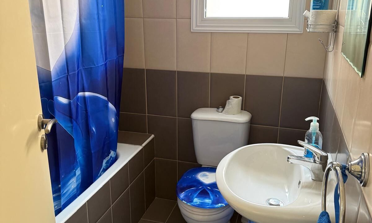 Photo of Bathroom in Melanos