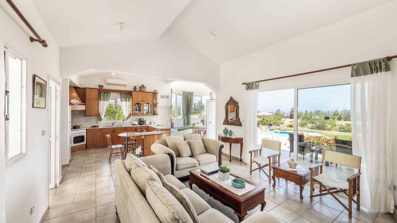 Photo of Livingroom in Latchi