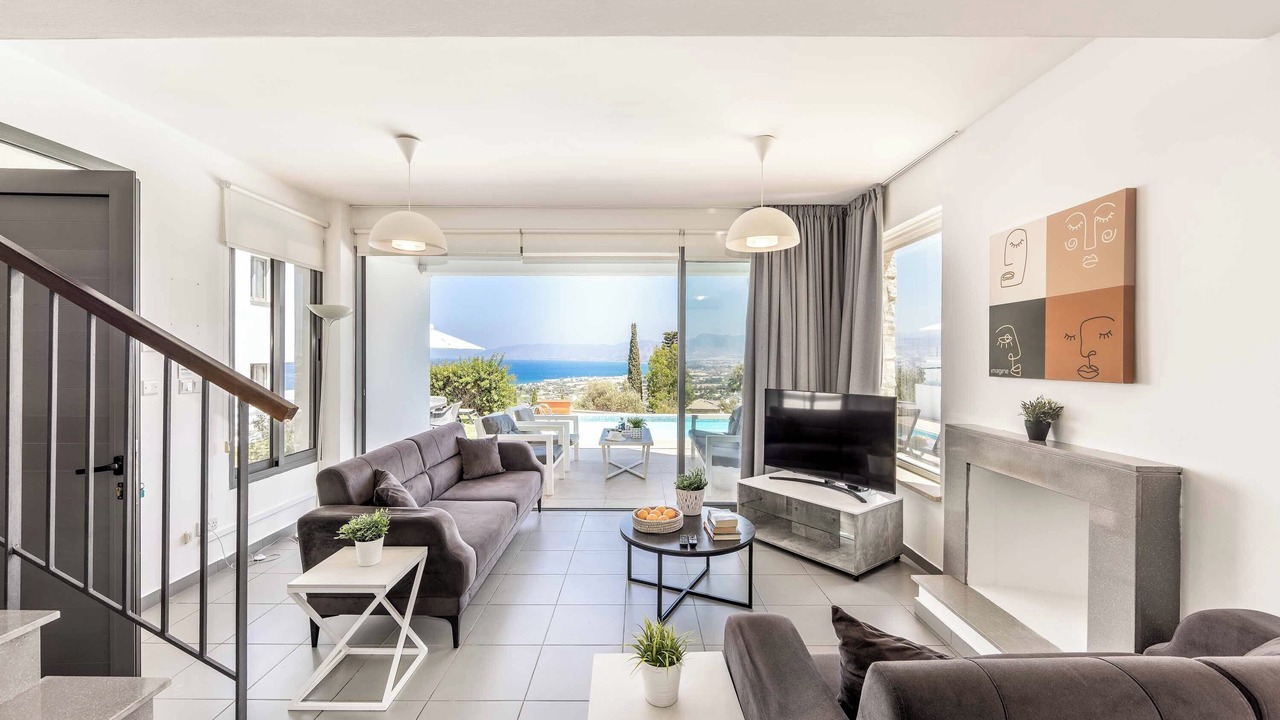Photo of Livingroom in Latchi