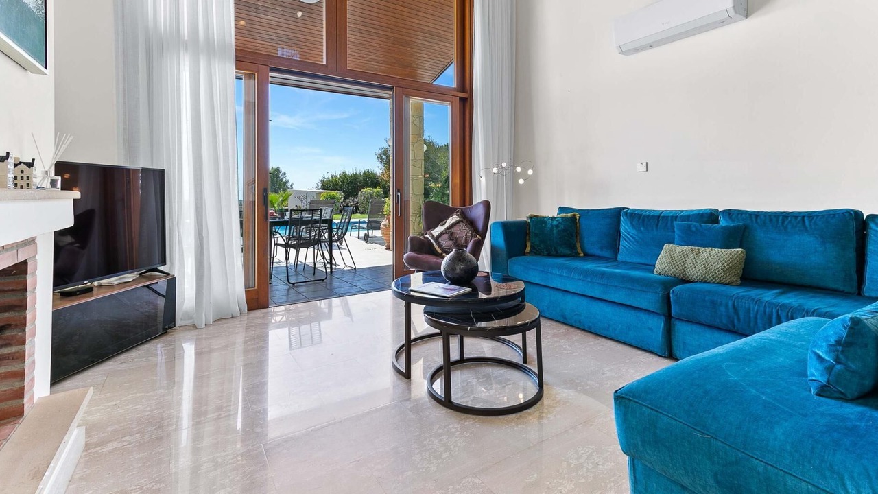 Photo of Livingroom in Aphrodite Hills
