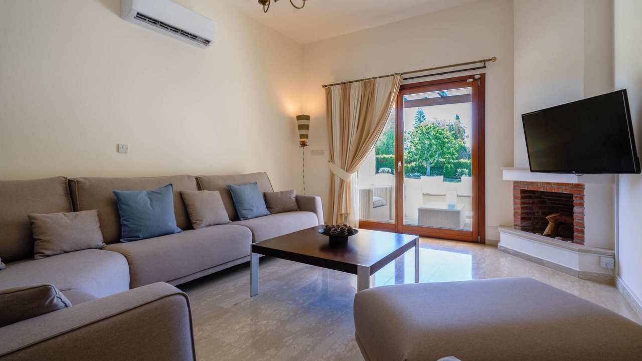Photo of Livingroom in Aphrodite Hills