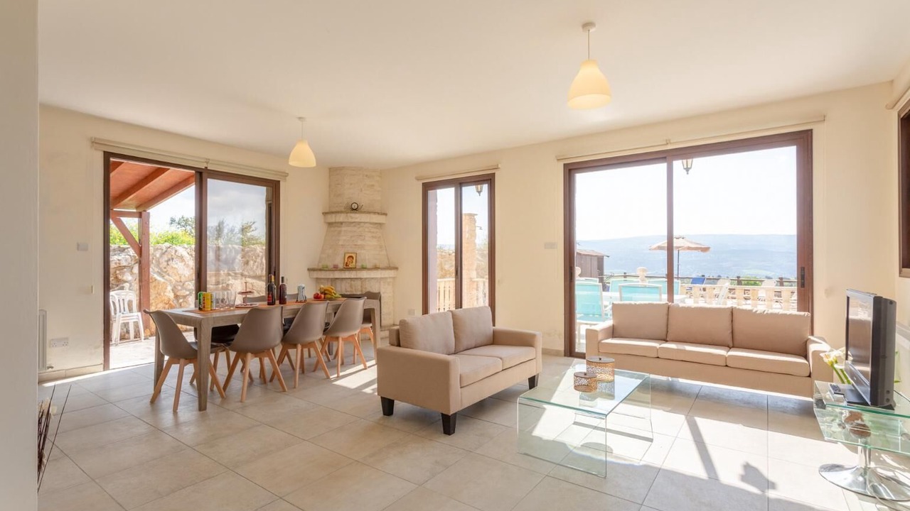 Photo of Livingroom in Latchi