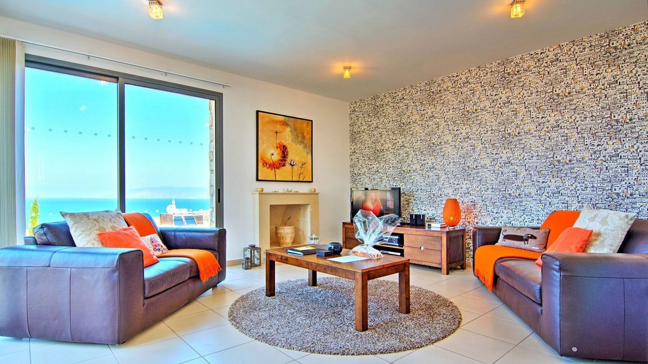 Photo of Livingroom in Latchi