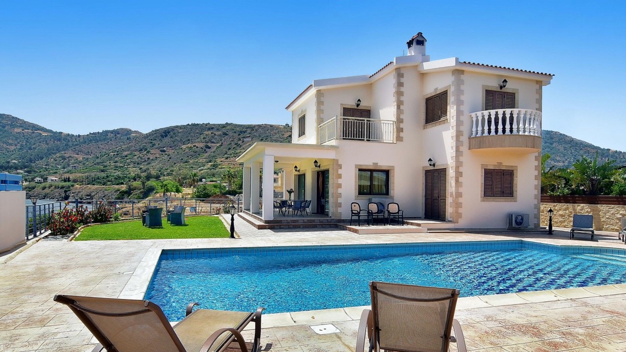 Photo of Outdoor in Pomos