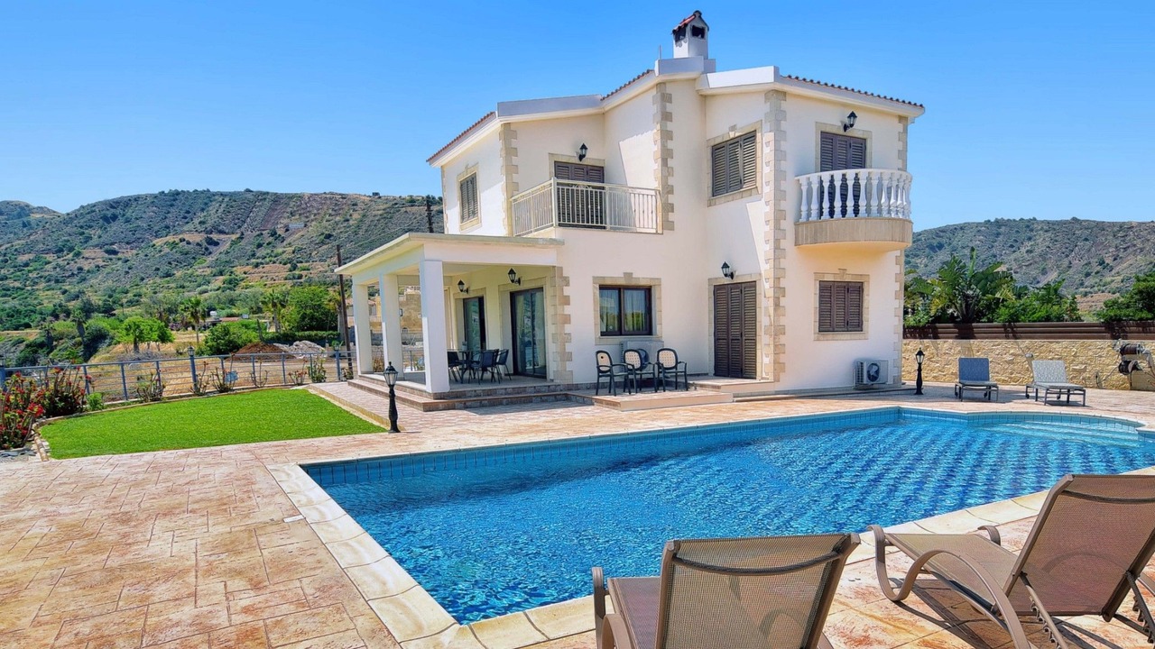 Photo of Outdoor in Pomos
