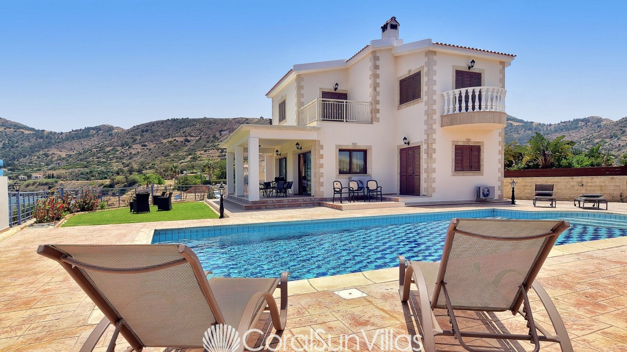 Photo of Outdoor in Pomos