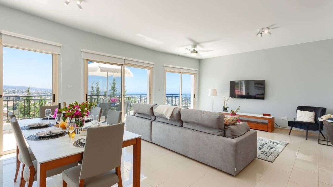 Photo of Livingroom in Peyia Town