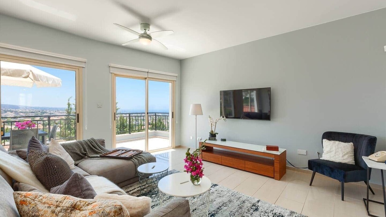 Photo of Livingroom in Peyia Town