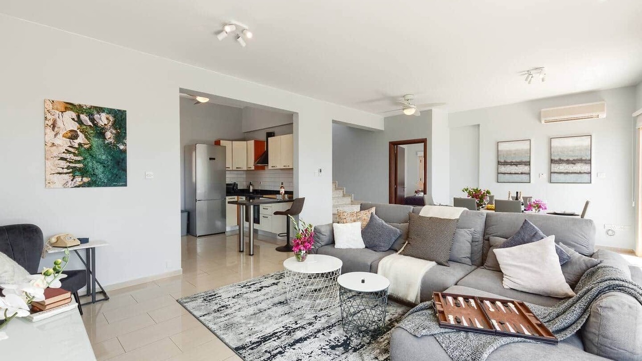 Photo of Livingroom in Peyia Town