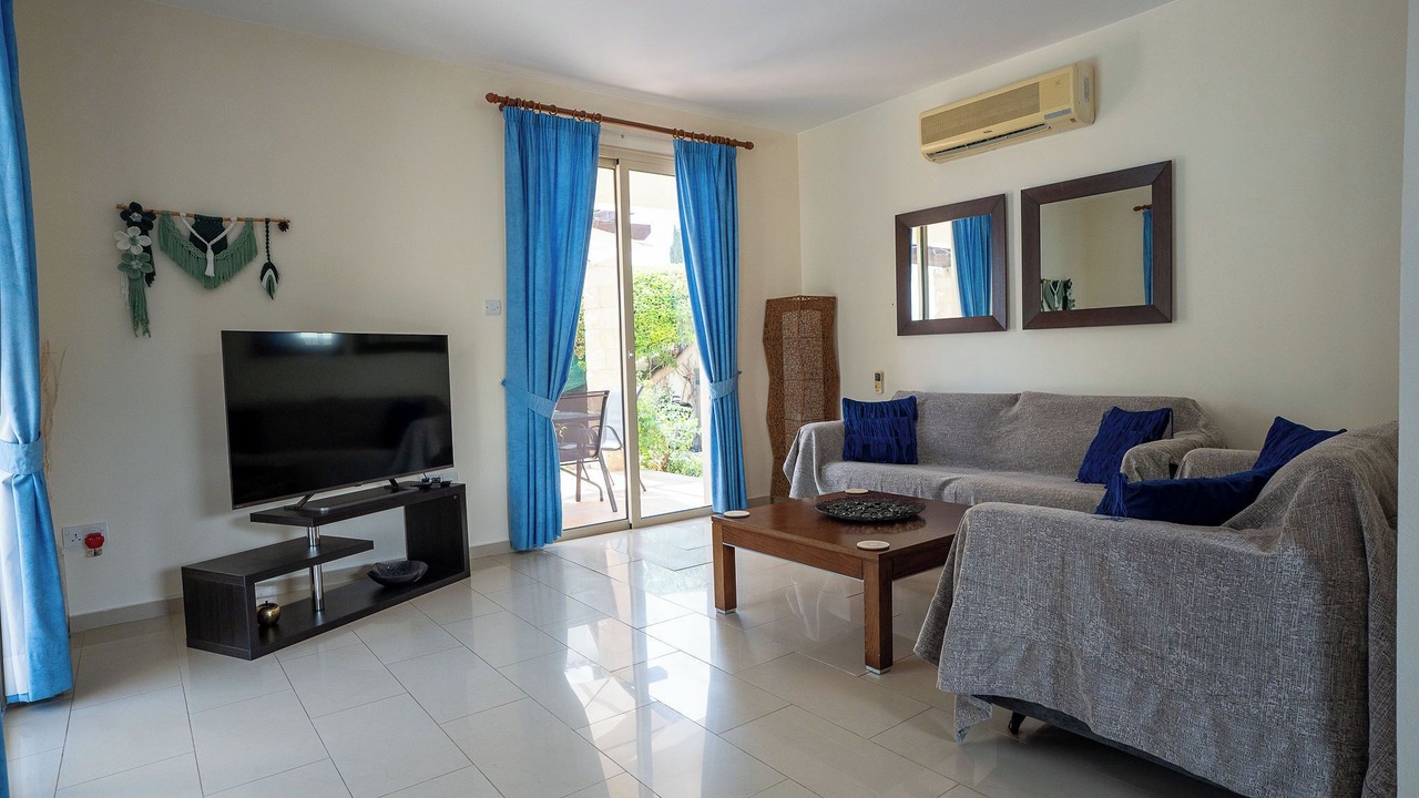 Photo of Livingroom in Peyia Town