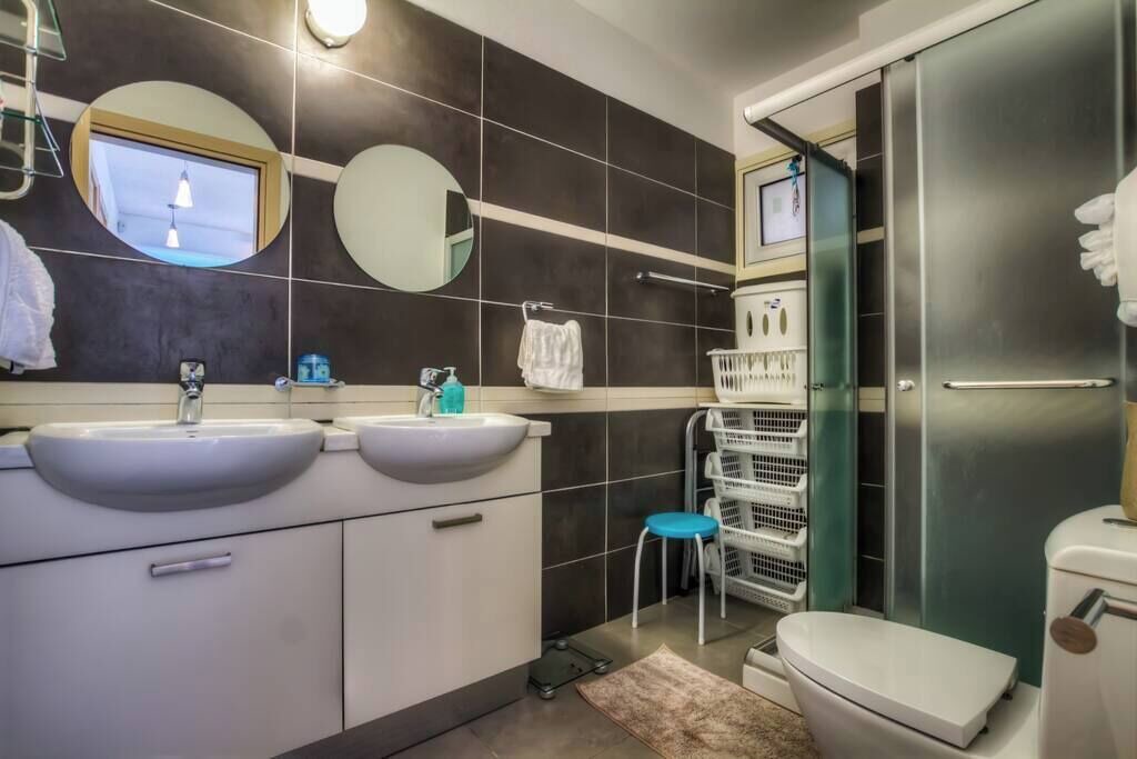 Photo of Bathroom in Paralimni