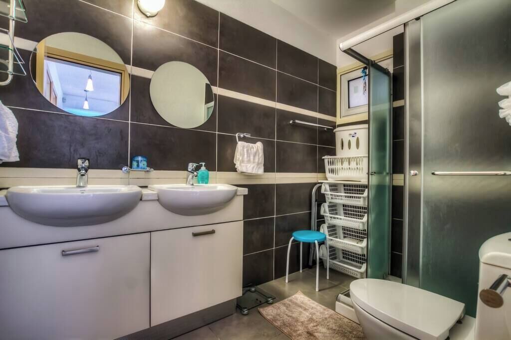 Photo of Bathroom in Paralimni