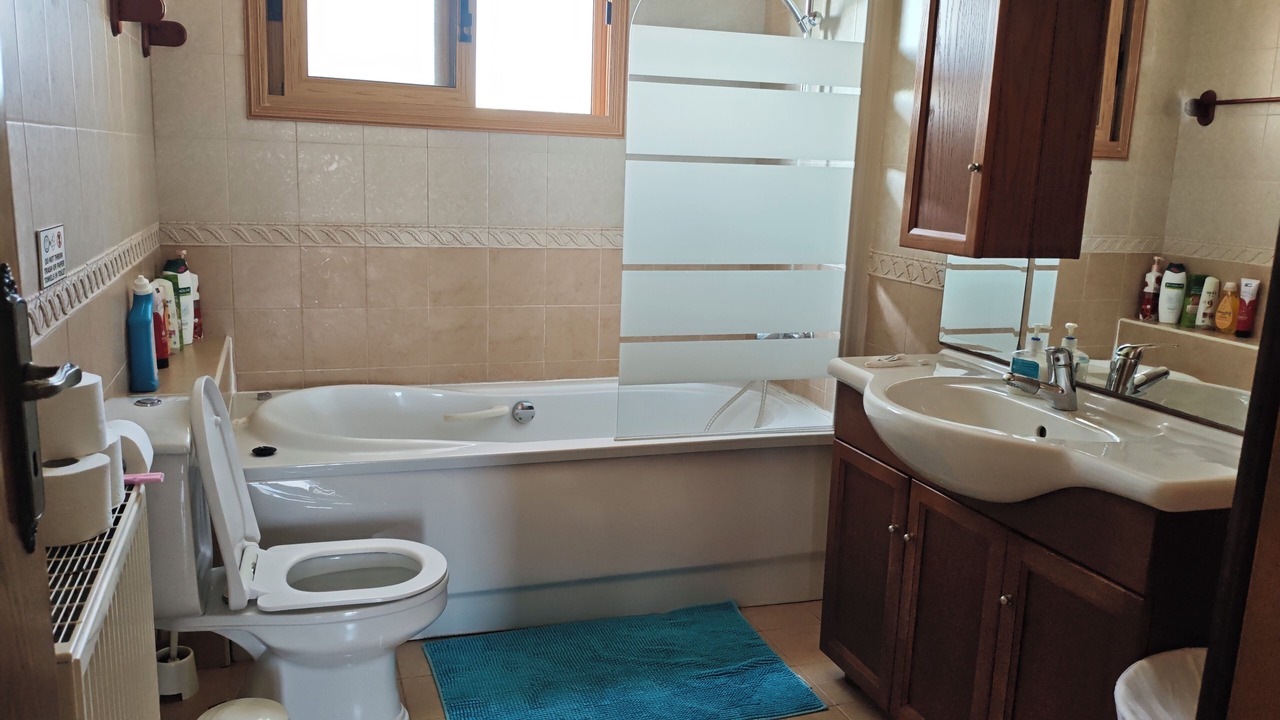 Photo of Bathroom in Pernera