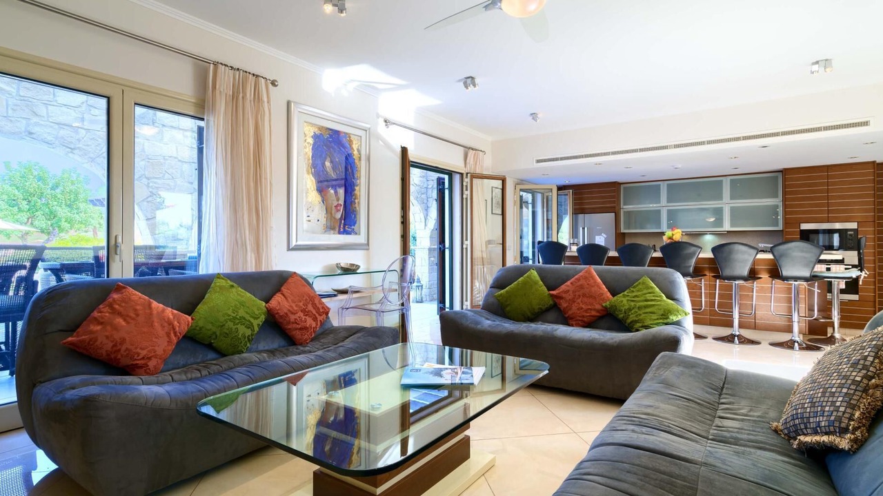 Photo of Livingroom in Aphrodite Hills