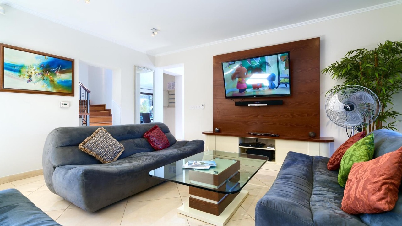 Photo of Livingroom in Aphrodite Hills