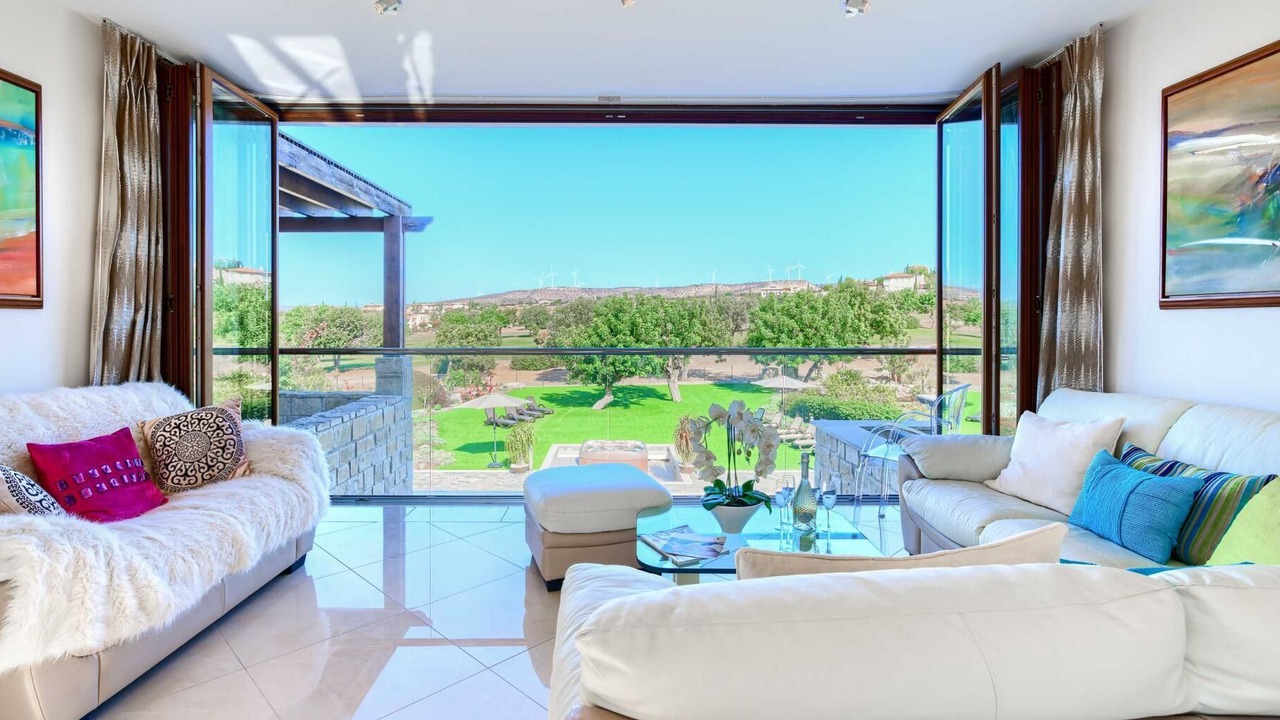 Photo of Livingroom in Aphrodite Hills