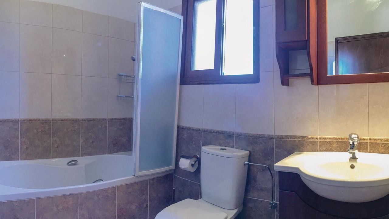 Photo of Bathroom in Maroni