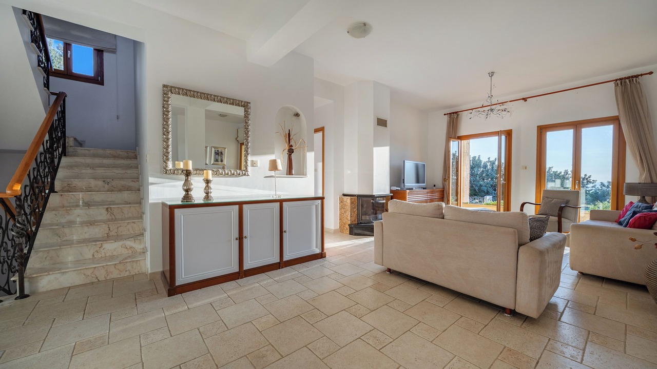 Photo of Livingroom in Aphrodite Hills