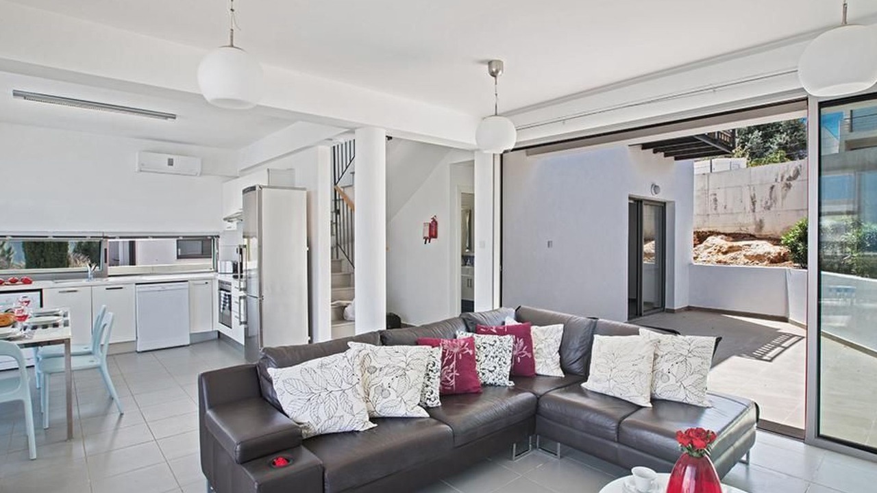 Photo of Livingroom in Latchi