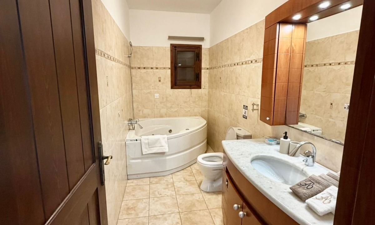 Photo of Bathroom in Oroklini