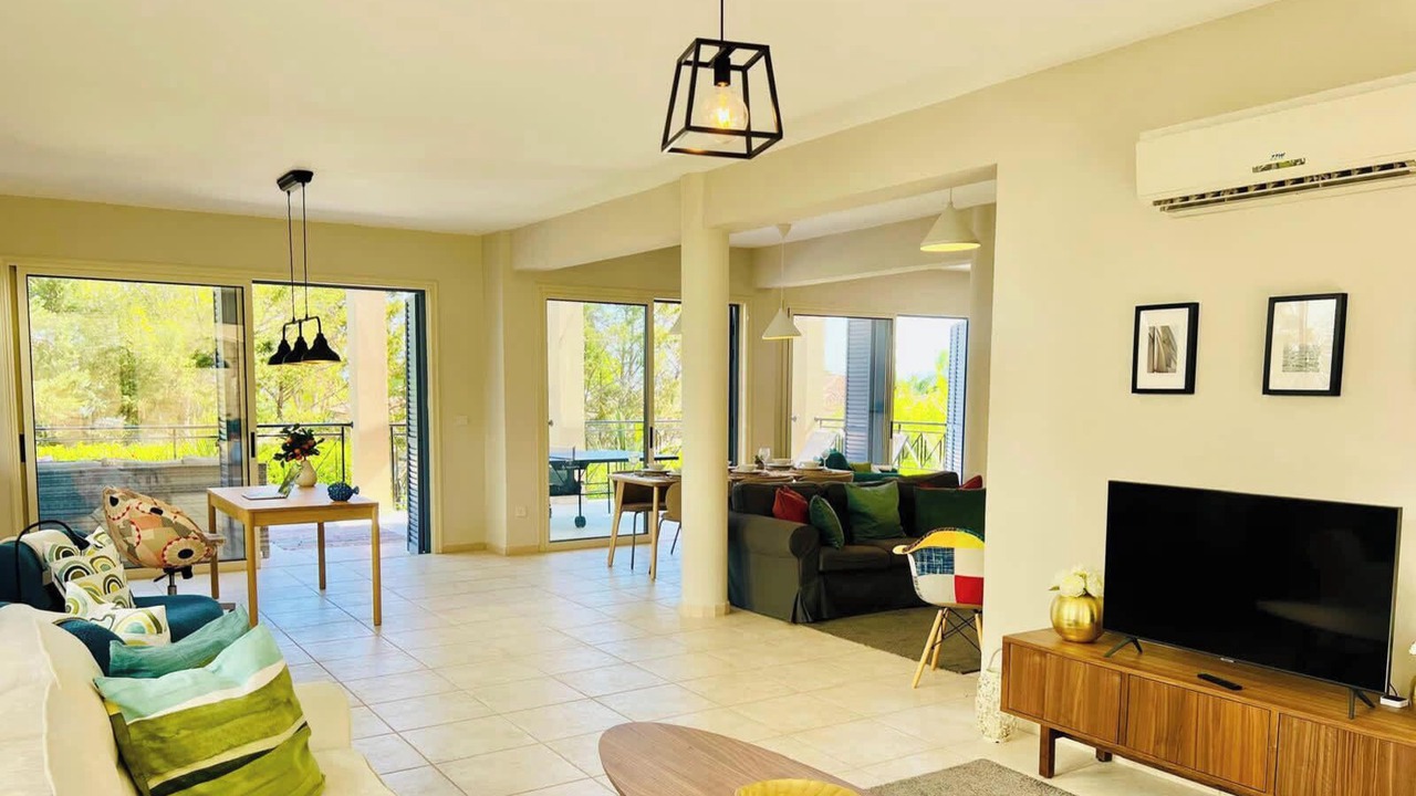 Photo of Livingroom in Neo Chorio