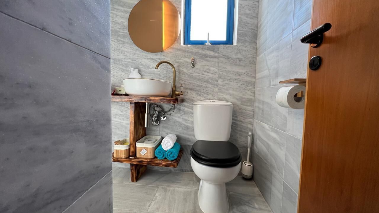 Photo of Bathroom in Polis