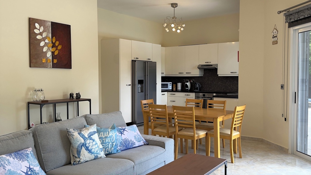 Photo of Livingroom in Peyia Town