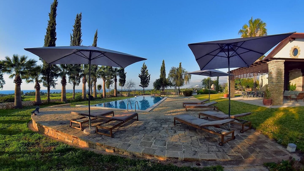 Photo of Outdoor in Polis