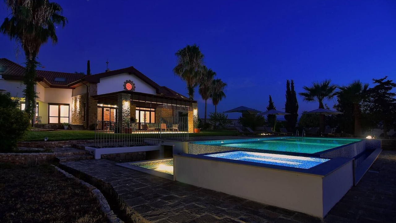 Photo of Outdoor in Polis