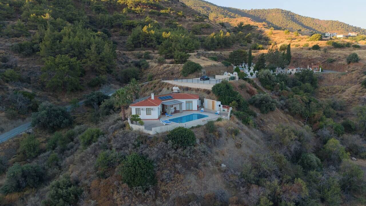 Photo of Outdoor in Pomos