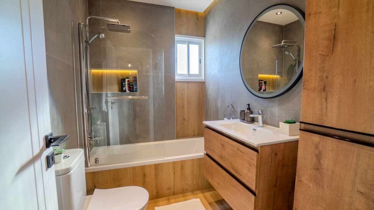 Photo of Bathroom in Neapolis