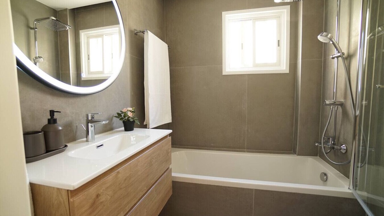 Photo of Bathroom in Neapolis