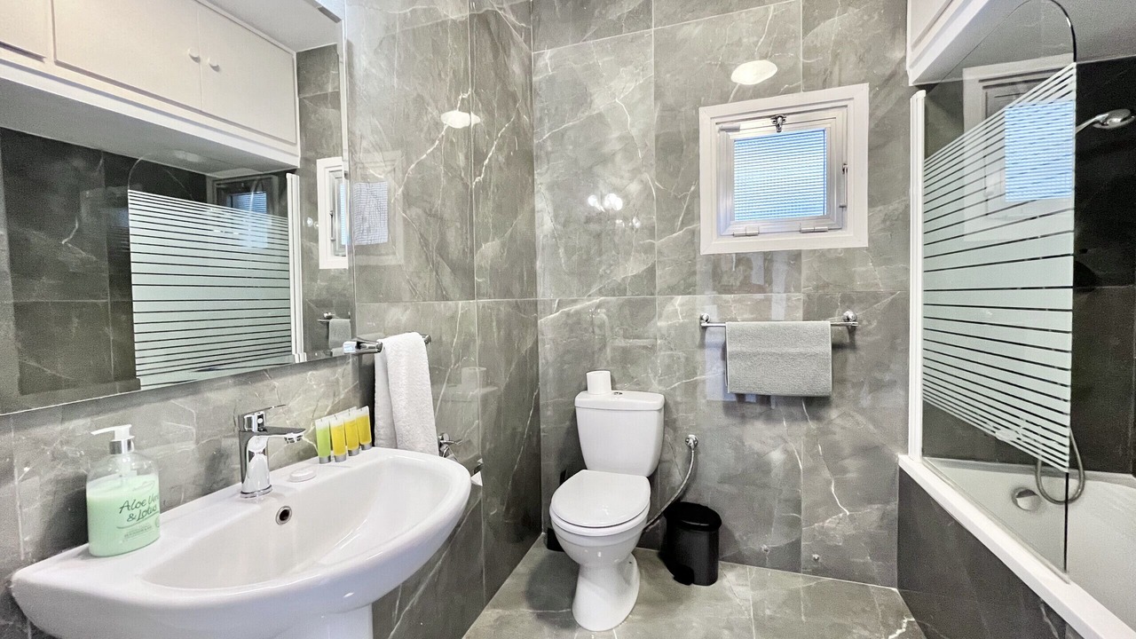 Photo of Bathroom in Neapolis