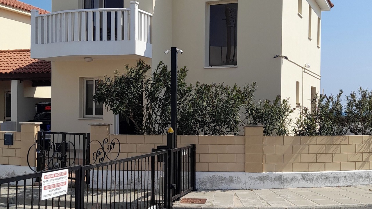 Photo of Outdoor in Pervolia
