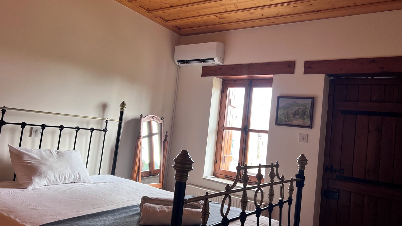 Photo of Bedroom in Vasa Koilaniou